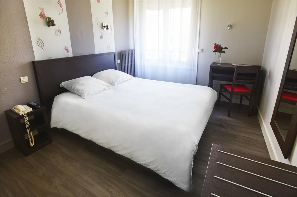 Hotel Les Pecheurs 로리앙 객실 사진