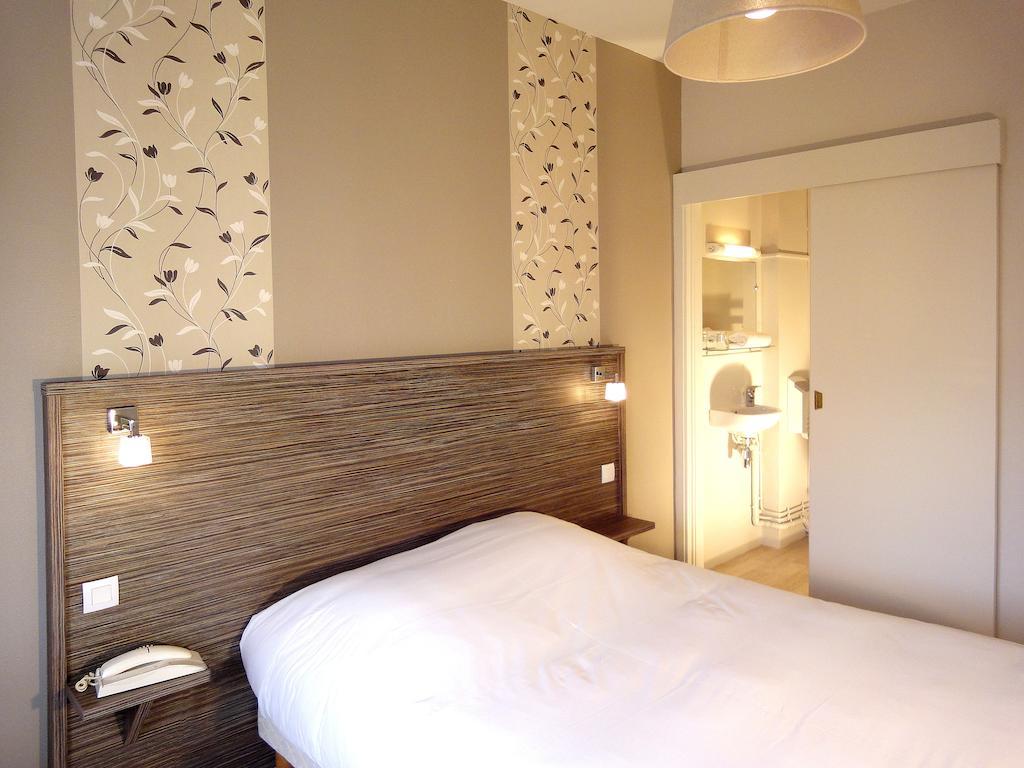 Hotel Les Pecheurs 로리앙 객실 사진