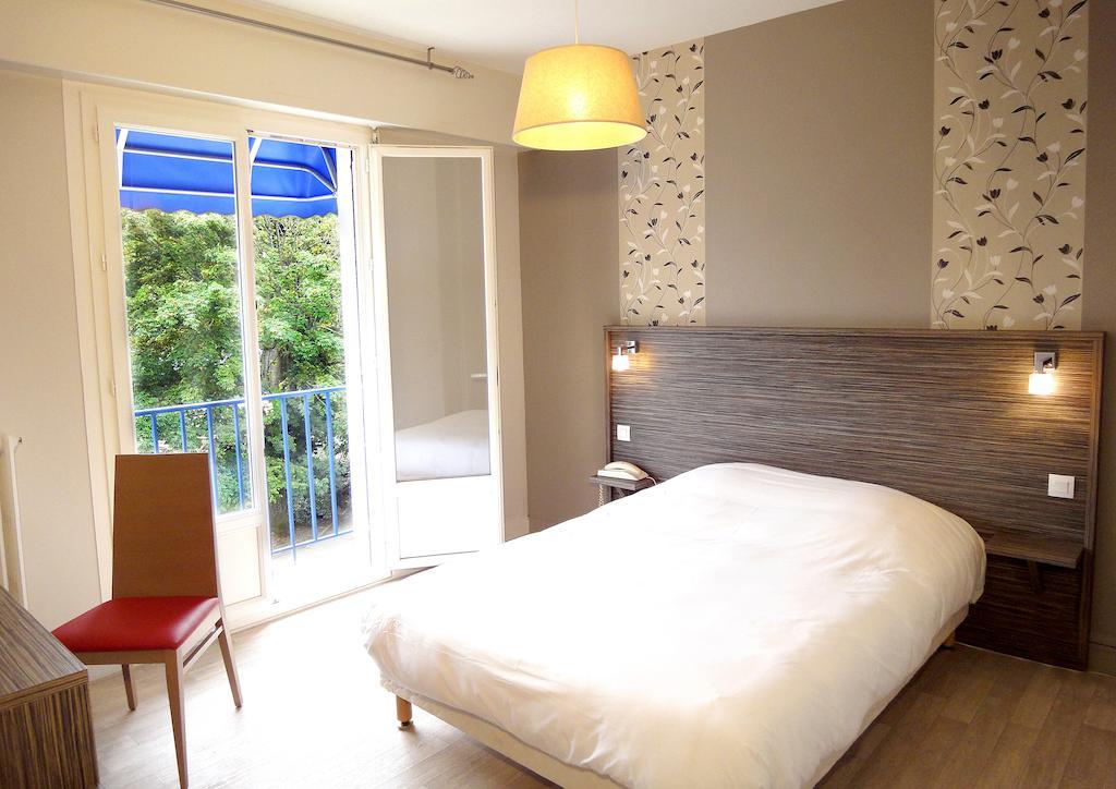 Hotel Les Pecheurs 로리앙 객실 사진